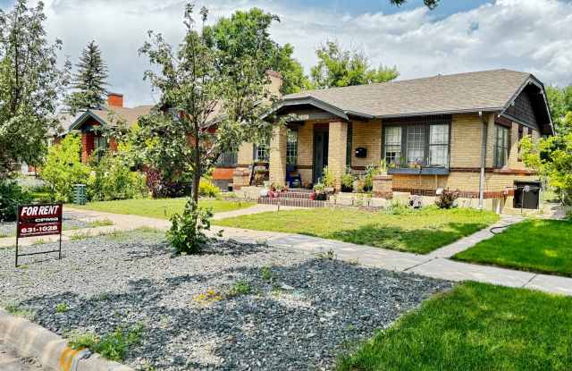 CHARMING 2 BEDROOM, 1 BONUS ROOM, 2 BATHROOM, SINGLE FAMILY HOME photos photos