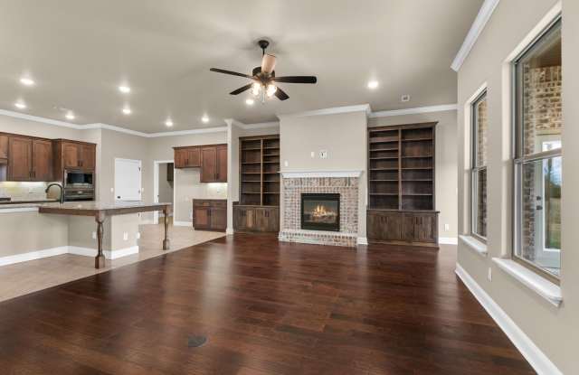 Beautiful 4-Bedroom, 3-Bathroom Home - Pea Ridge, Arkansas Gallery 2