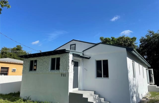 711 NW 55th St photos photos