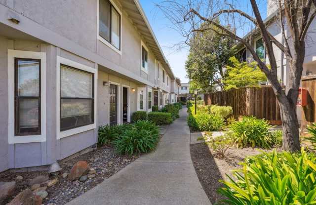 3BR Townhome in Pleasant Hill With L2 EV Charger photos photos
