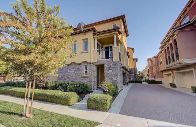 Stunning 3BD/3BA Townhouse Condo in Desirable Livermore Location - Minutes from Las Positas College! Gallery 1