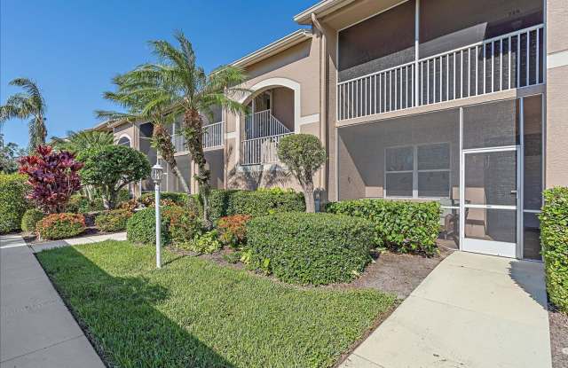 Call for last minute discounts!!! *2BR/2B W/DEN Lake View Condo in Heritage Oaks Golf & Country Club Gallery 1