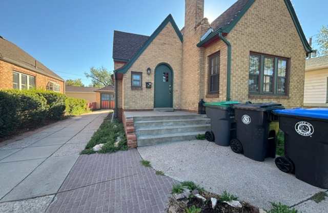 3 Bedroom 2 Bath Single Family Home in the Avenues! photos photos