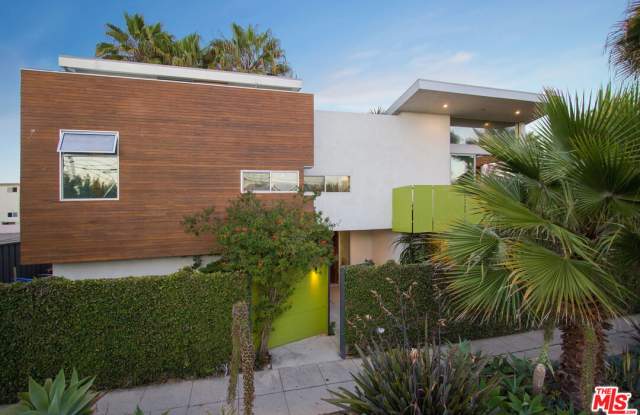 1046 6th Avenue Gallery 1