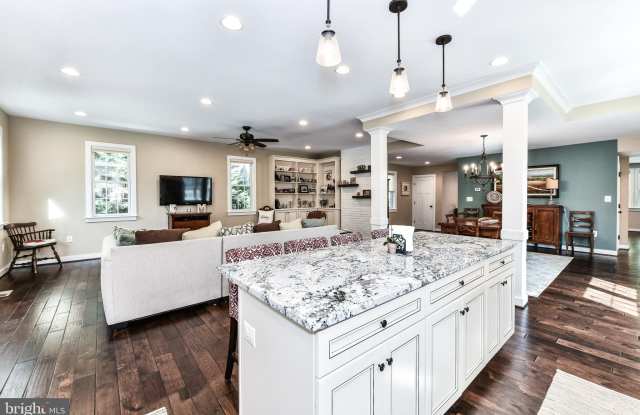 3802 N PERSHING DRIVE Gallery 2