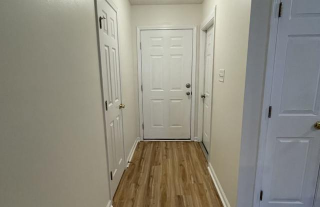 Charming 2-Bedroom, 2-Bath Duplex with Garage Gallery 3