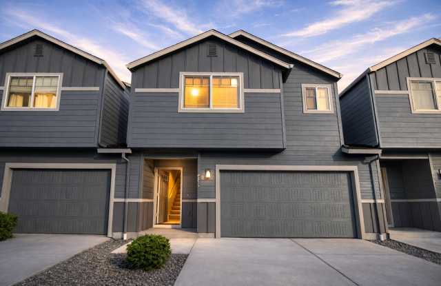 Like New Townhouse for Lease near Walnut Grove - 5917 NE 71st Ct - 5917 Northeast 71st Court, Walnut Grove, WA 98661