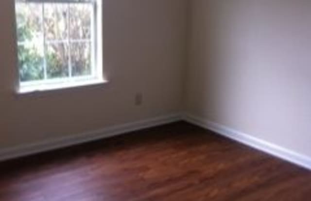 725 Old Stone Court Gallery 3