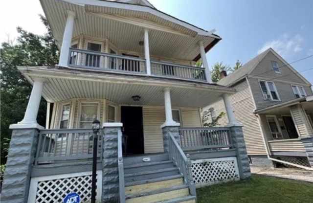 12106 Forest Avenue unit: Down photos photos