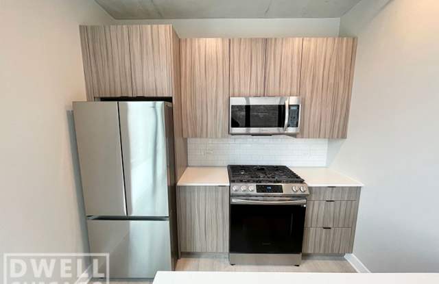 4611 N Broadway - 4611 North Broadway, Chicago, IL 60640