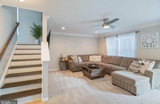 25117 HICKORY LANE Gallery 2