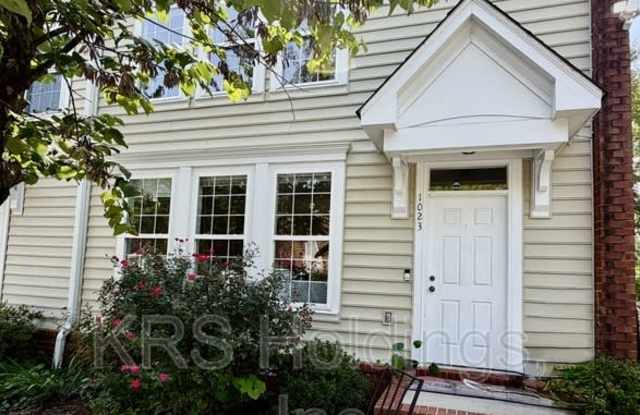 1023 CARRINGTON PLACE Gallery 1
