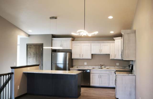 East Sioux Falls 4-Bedroom Townhome – Style, Space  Convenience! photos photos