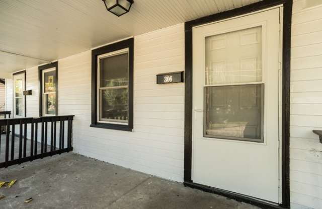 306 North Riley Avenue Gallery 2