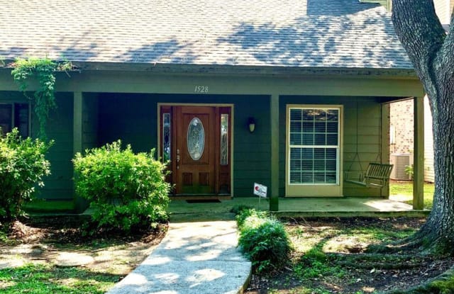 1528 Sharlo Ave - 1528 Sharlo Avenue, Baton Rouge, LA 70820