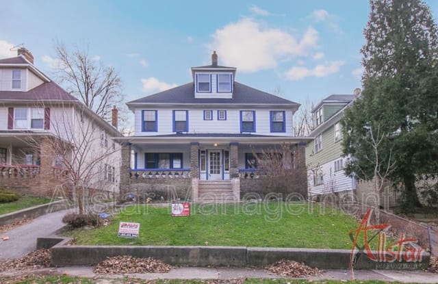 3240 Oak Rd - 3240 Oak Road, Cleveland Heights, OH 44118