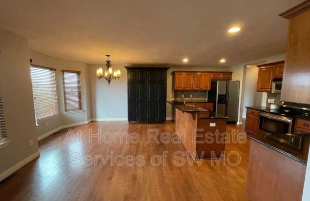 6063 N 19th Gallery 3