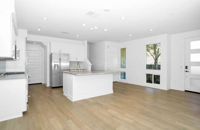 Gorgeous brand new townhome in 3Roots! End unit with lots of light! Available now! photos photos Gorgeous brand new townhome in 3Roots! End unit with lots of light! Available now! photos photos