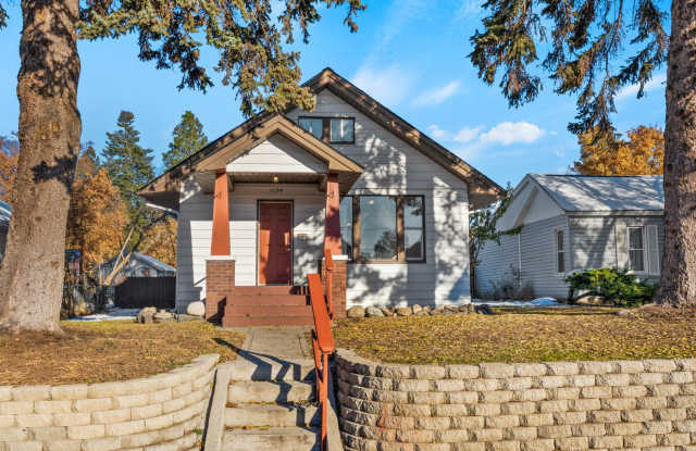 PENDING APPLICATION- Beautiful Home in the Garland District photos photos