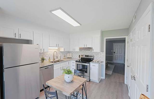 Lindsey Manor Apartments photos photos