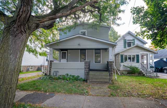Spacious 4-Bed, 2.5-Bath Single-Family Home in Tonawanda For Rent! - 331 Fletcher Street, Tonawanda, NY 14150