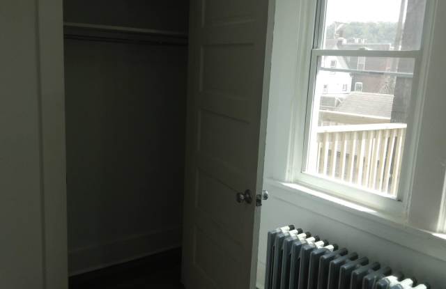 402 Center Street - 2 Gallery 3