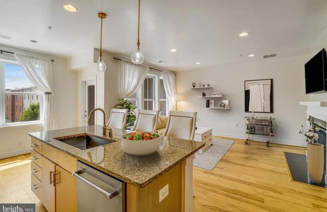 2110 POTOMAC AVENUE photos photos