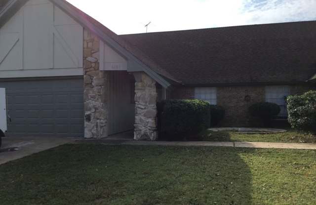 6305 Walraven - 6305 Walraven Cir, Fort Worth, TX 76133