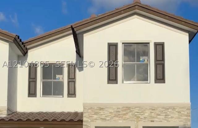 23161 SW 127th Ct Gallery 1