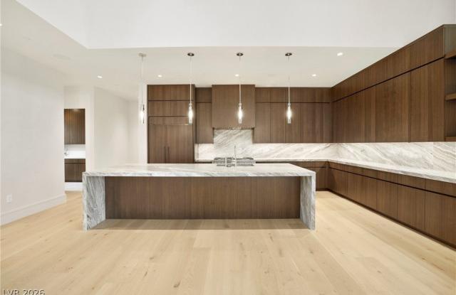 11675 Discovery Canyon Drive Gallery 4