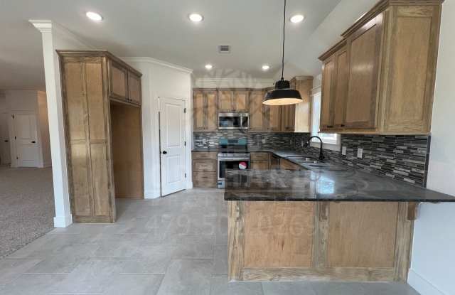 Tontitown - Single-Family Home- Gorgeous Hawthorne Plan- 9 Month Lease Gallery 4