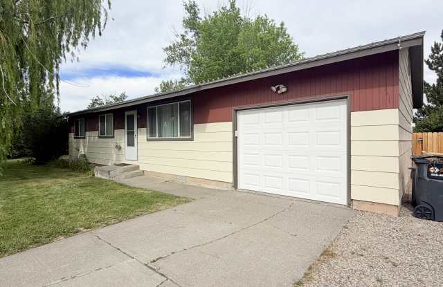 300 Blossom Dr Gallery 2