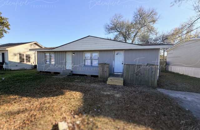 3 Bedroom, 1.5 Bathroom Home with Bonus Room for Rent in Lake Charles - 504 Fontenot Road, Calcasieu County, LA 70607