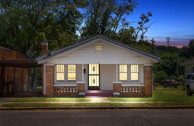 Charming and Newly Renovated 3 Bedroom 1 Bath Available Now! photos photos