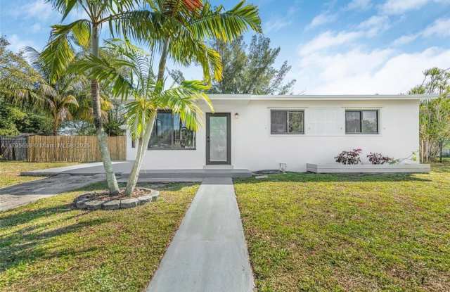 3241 SW 40th Ave photos photos