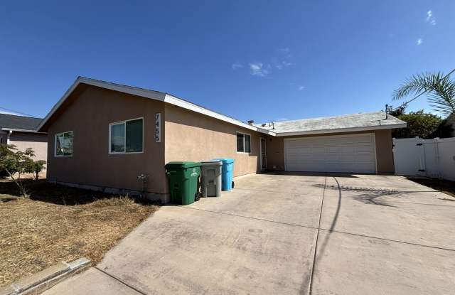 Spacious 4 Bedroom Home in Clairemont Mesa! photos photos