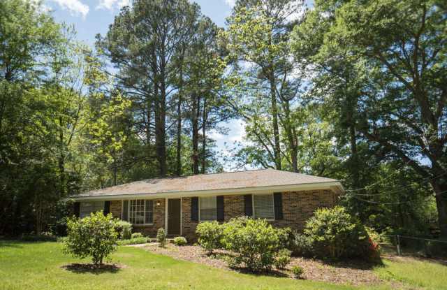 Location! Location! Heart of Auburn! photos photos