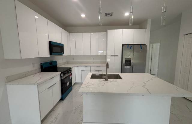 729 Lamar Street East photos photos