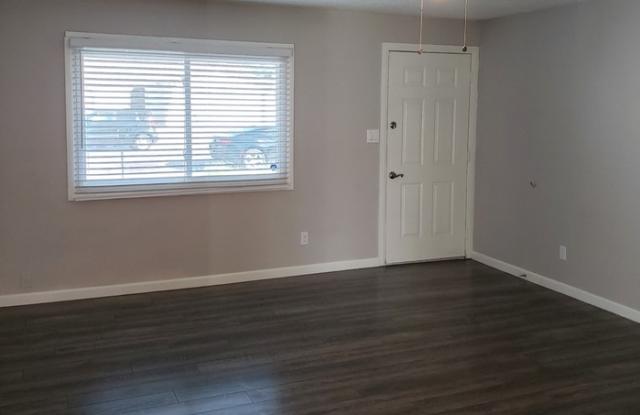 3515 East Winchcomb Drive Gallery 4