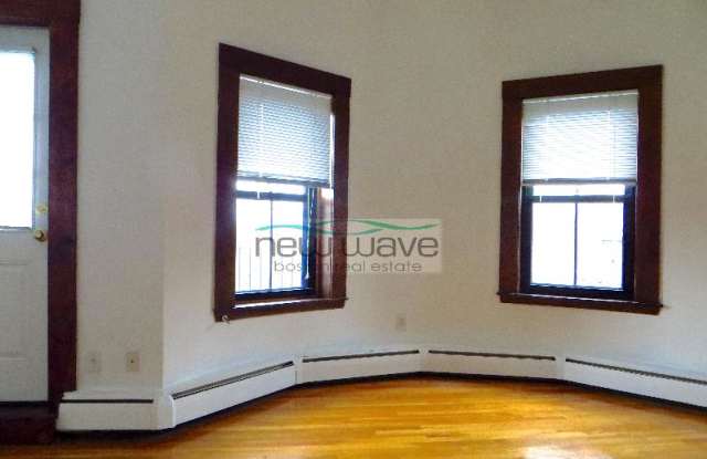 12 Columbus Square Gallery 4