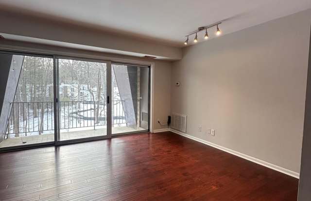11625 VANTAGE HILL Road Gallery 3