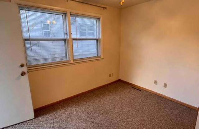 129 E Gorham - Unit 2 photos photos