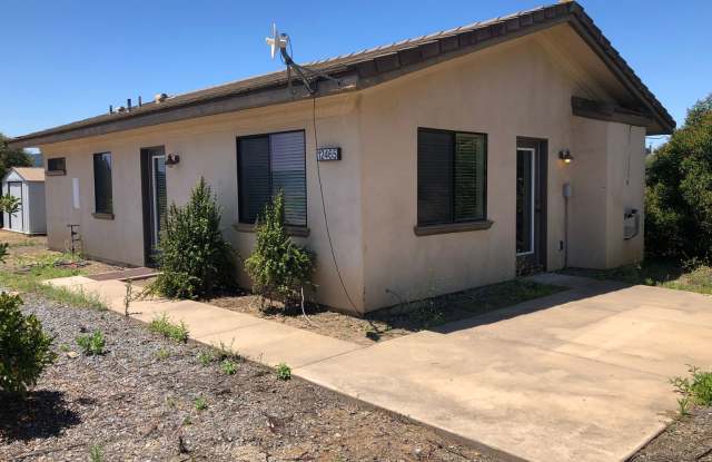 1 Bed 1 Bath, 864 sqft, Valley Center Cottage photos photos