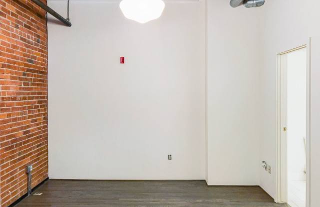 1800 Lawrence St.  Unit 203 Gallery 3