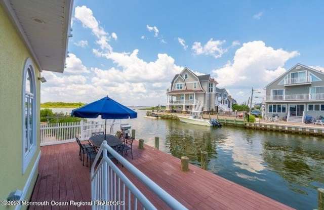 446 Eisenhower Avenue unit: Summer 2026 photos photos