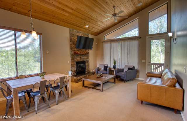 1400 W Navajo Lane photos photos
