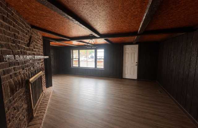 7547-7549 W Lake St Gallery 4