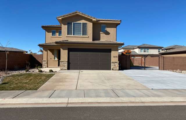 Gorgeous Home with HUGE backyard and play-set. photos photos