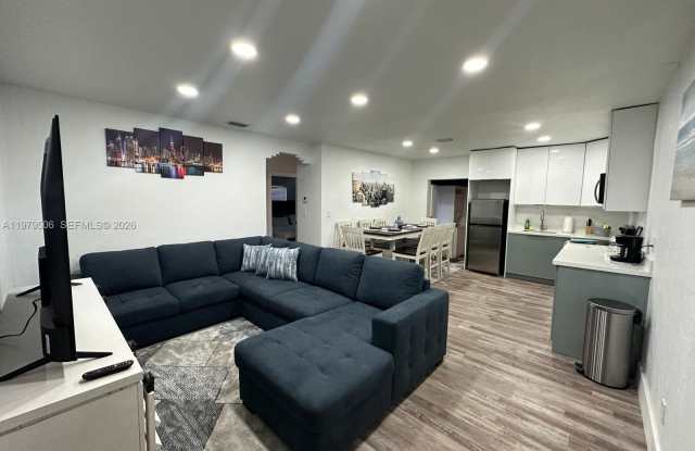 1376 NW 41st St photos photos