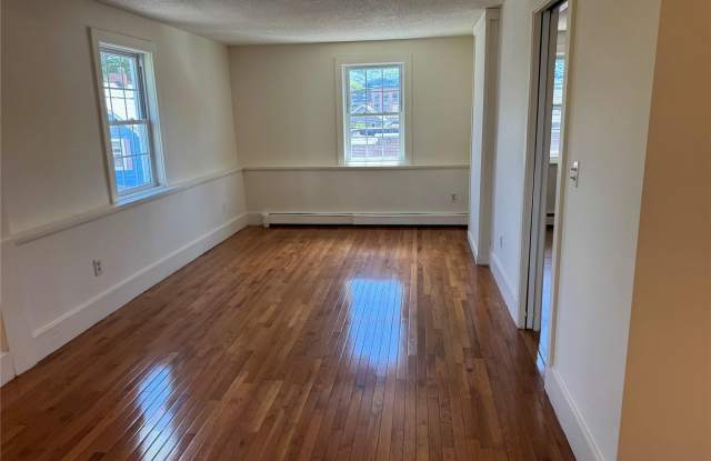 294 Main Street Gallery 4